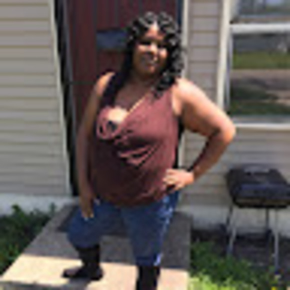 Meet your Posher, Tonya - Picture 1 of 1